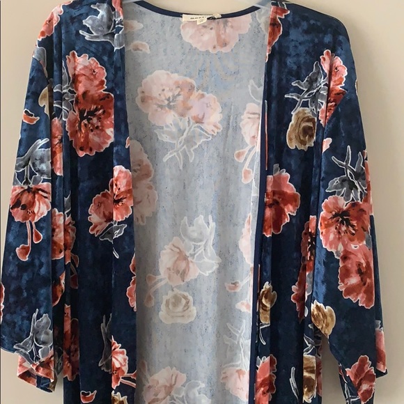 Monteau Other - Velvet kimono!